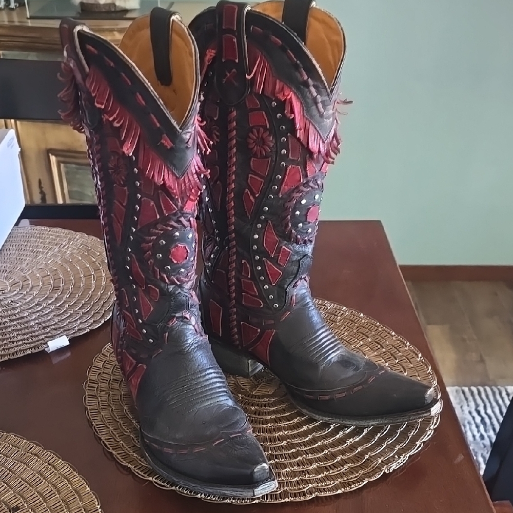Old gringo Women's Western Boots with Red and Black Design